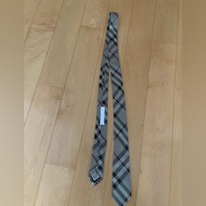 Authentic Burberry boy’s tie